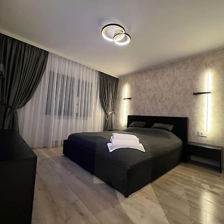 Impact Apartments Pitesti Bagian luar foto
