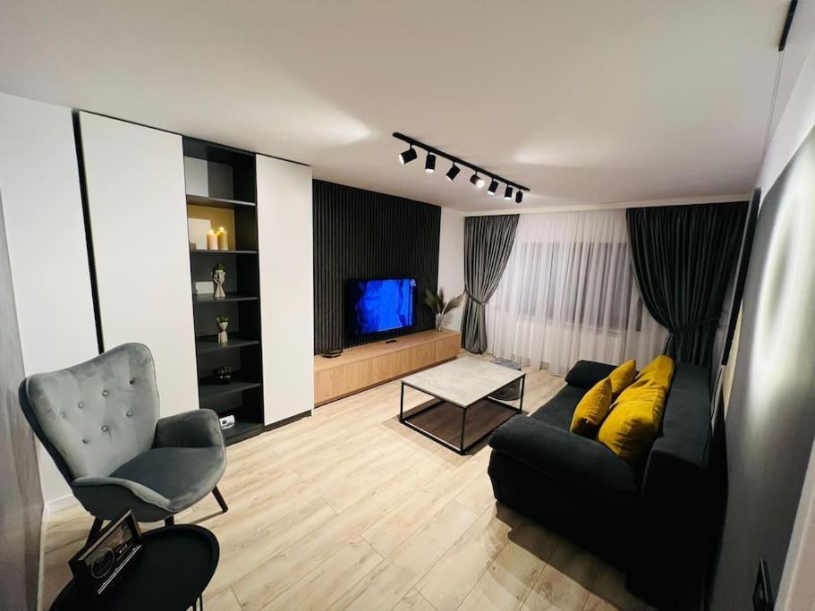 Impact Apartments Pitesti Bagian luar foto